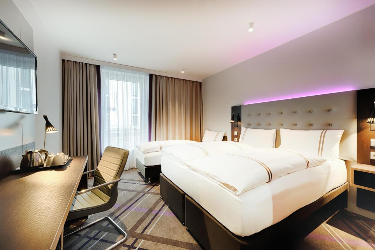 Premier Inn Hamburg City Klostertor Exterior foto