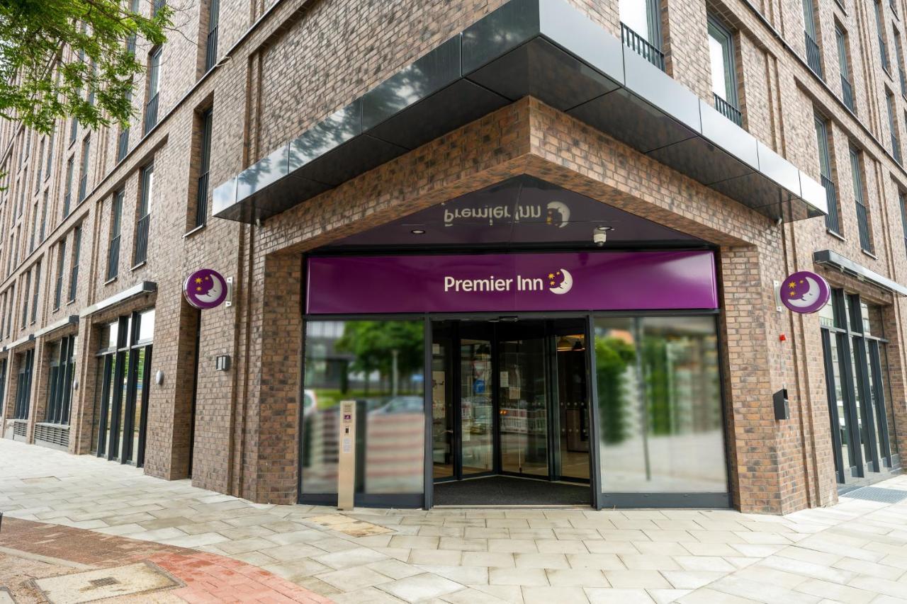 Premier Inn Hamburg City Klostertor Exterior foto