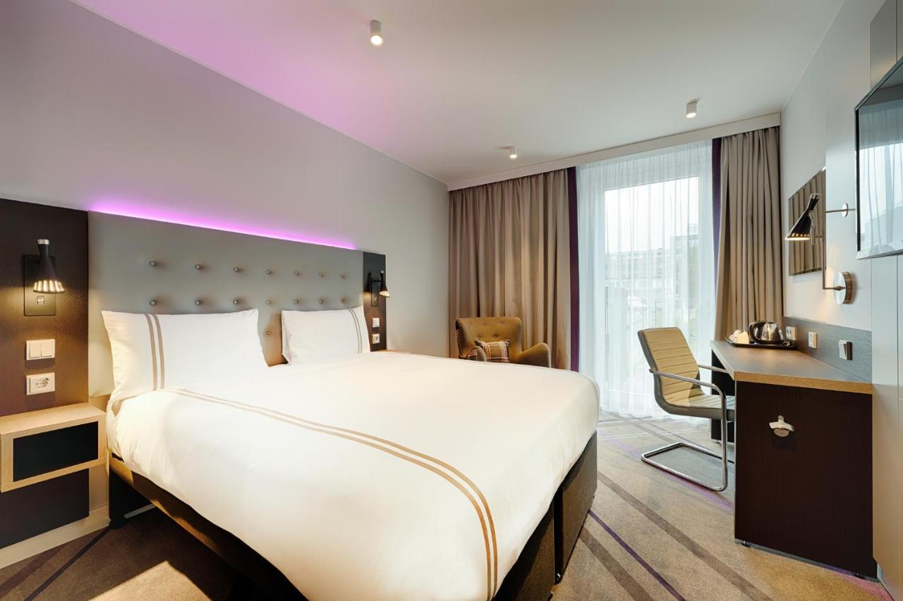 Premier Inn Hamburg City Klostertor Exterior foto